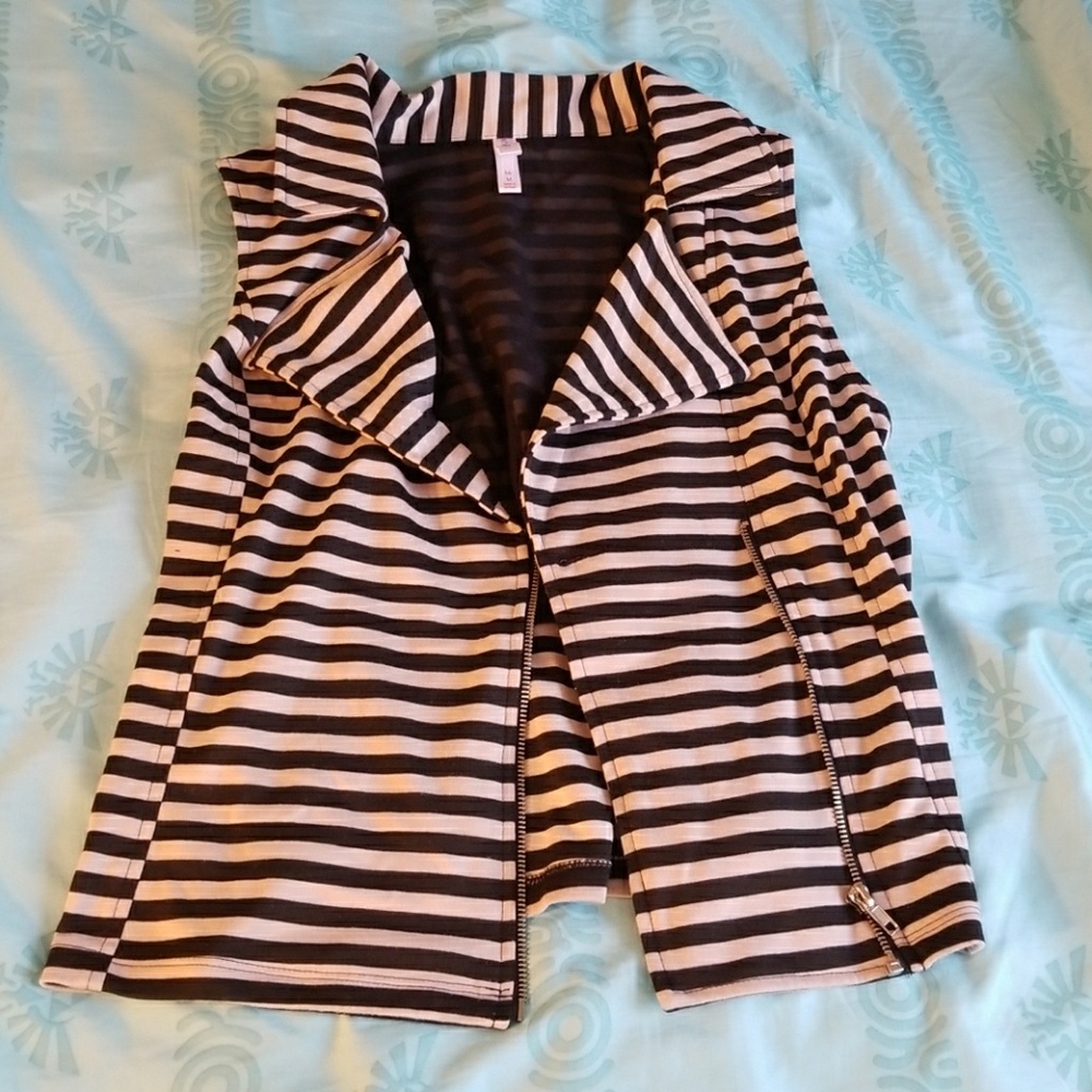Stylish asymmetrical vest stripes